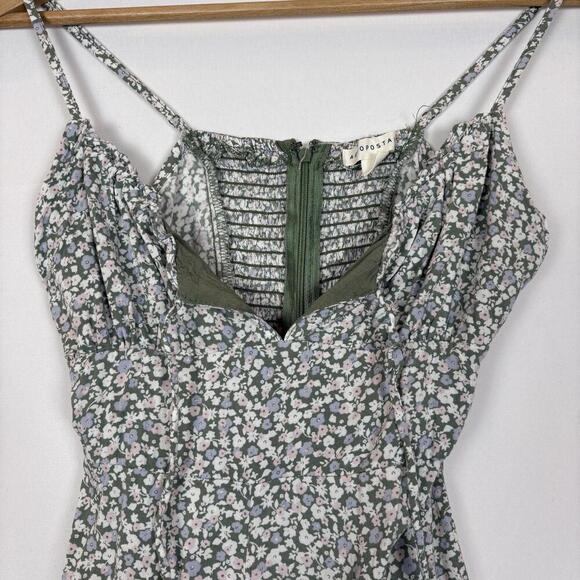 Aeropostale Boho Flippy Ruffle Romper in Green Floral Size: S - Picture 4 of 7